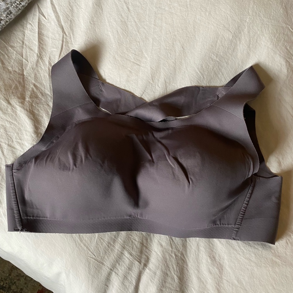 LuluLemon Enlite Sports Bra
